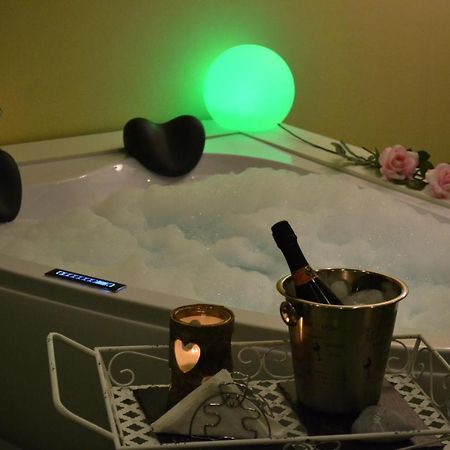 B&B Ravenna In Love Relax Conventello Экстерьер фото