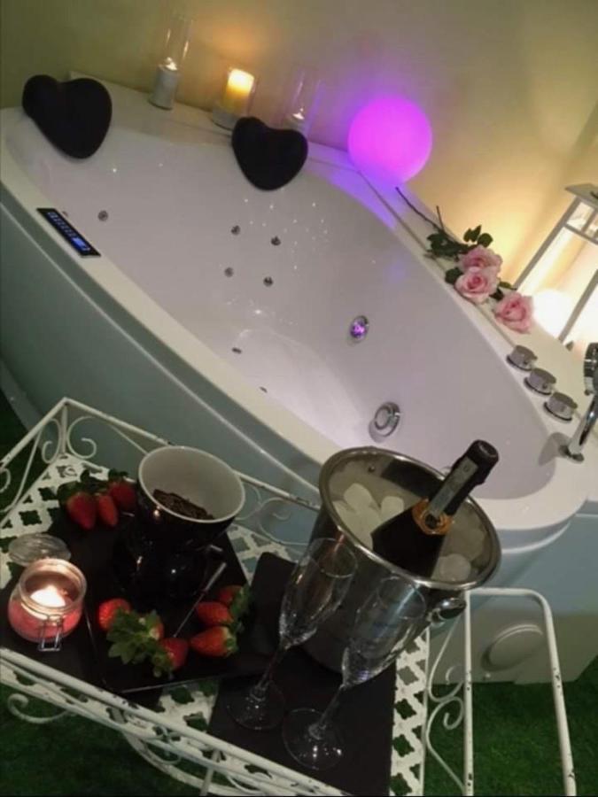 B&B Ravenna In Love Relax Conventello Экстерьер фото